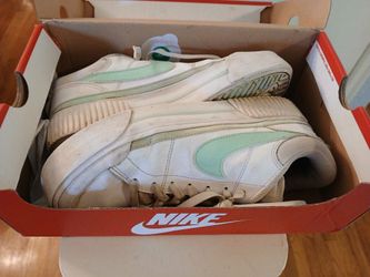 Nike W court legacy lift