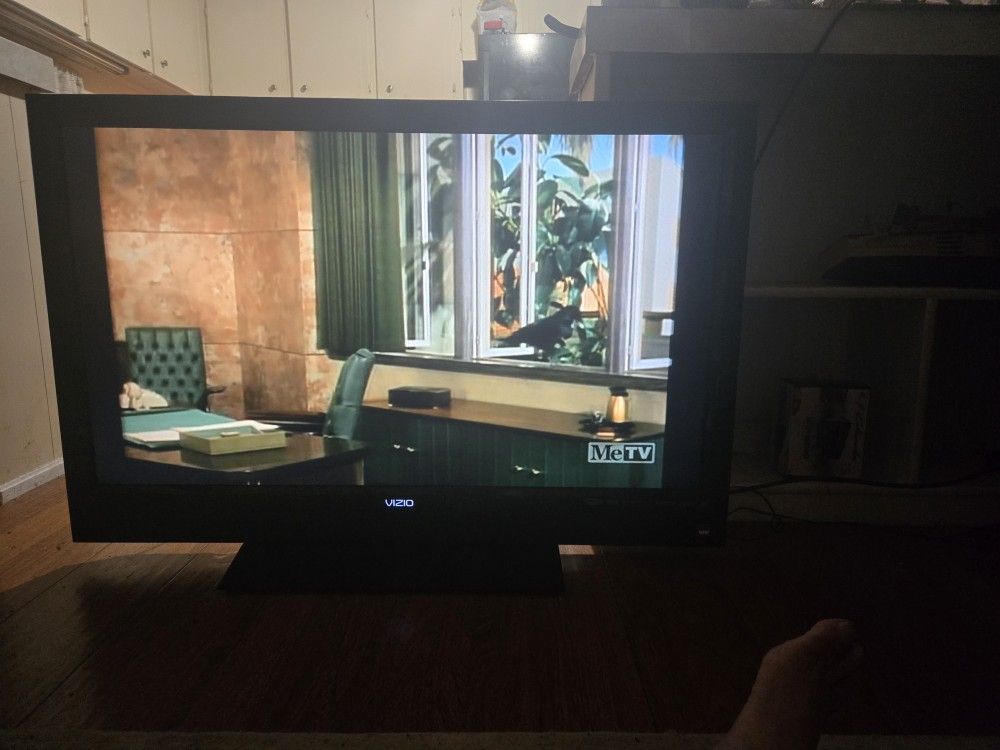 TV. Vizio 42 Inch