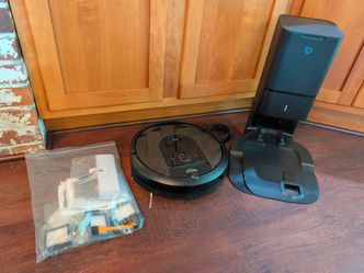Roomba i7+ (7150) with Clean Base Self-Emptying Station