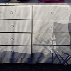 Dresser With Mirror 
