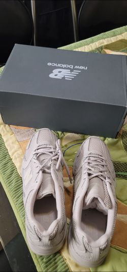 Brand new New Blance 530 Running Shoes size  8.5 (Retail $100)