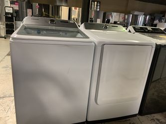 SAMSUNG TOP LOAD WASHER AND GAS DRYER 