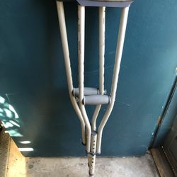 Pair Of 2 Crutches