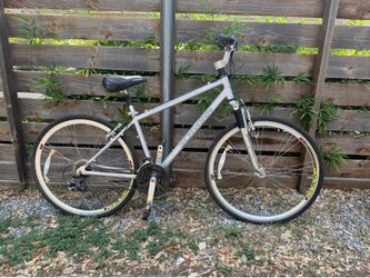 Bicycle - 7 Speed Schwinn Trailways