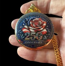 🇺🇸 250th Anniversary Patriotic Pocket Watch with Chain – 1776–2026 🇺🇸