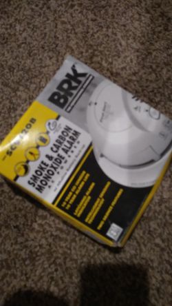 First Alert BRK Smoke & Carbon Monoxide Alarmw/ Alkaline Battery Backup