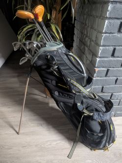 Complete set of ping clubs. and nike bag. 2-PW & SW