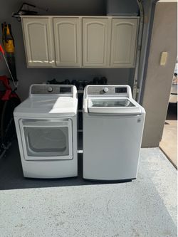 LG Washer & Dryer Set – Excellent Condition – Clean & Ready to Go