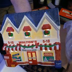 Walton 5 And Dime Variety Store  25.00 Comes With The Box And Figurines