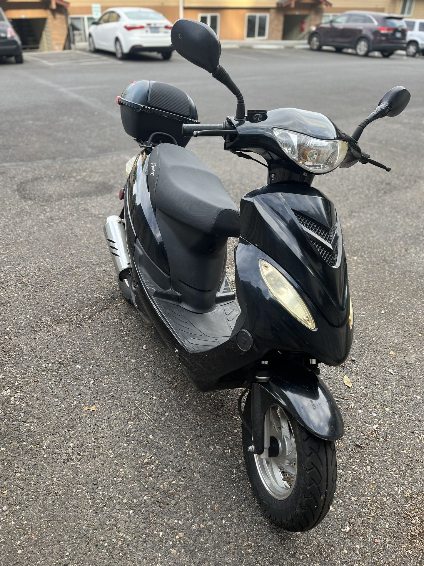 2022 Ariel Amigo