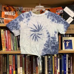 DREAMSICLE-women’s blue tye-dye short sleeved crop tied tee-shirt