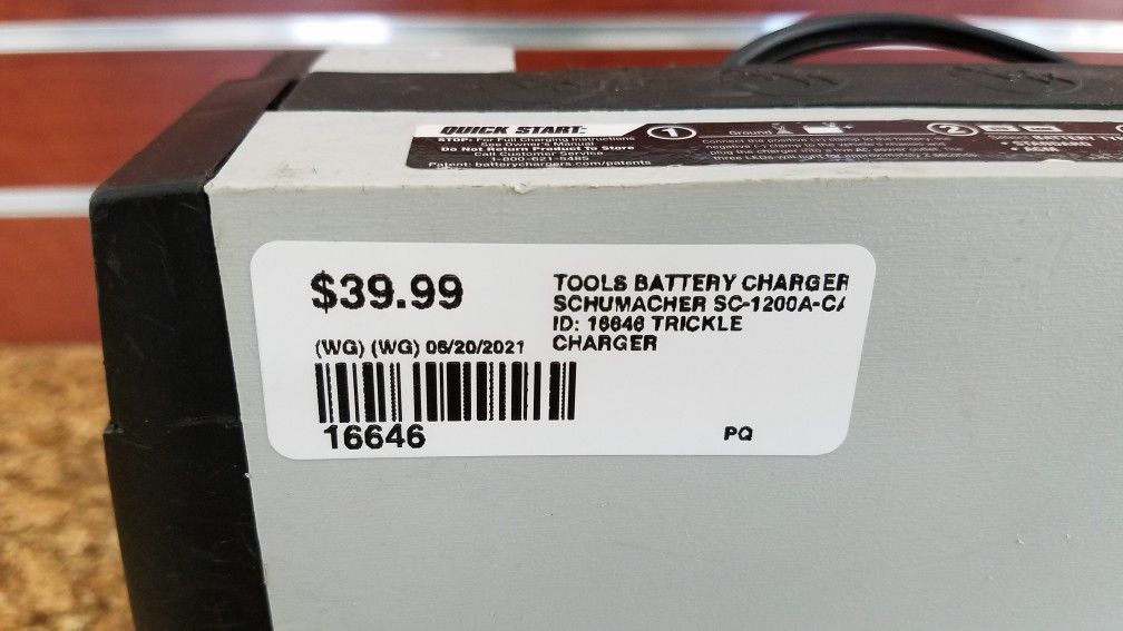 SCHUMACHER 12AMP TRICKLE CHARGER *16646*