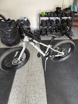 Giant STP 20” Fat Tire Mountain Bike