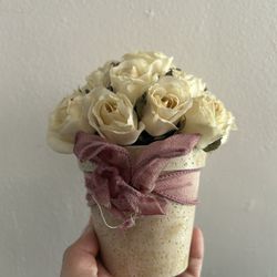 $3 decoration  Vase 🏺 With Flower 🌹 Available 