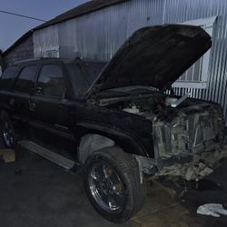 2004 Cadillac Escalade Body Parts