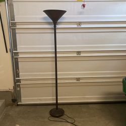 6’ Ornate Lamp