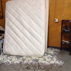 Queen Size Mattress + Boxspring For Sale 🛌  