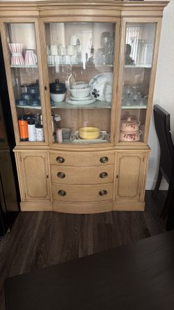 Vintage Wooden China Cabinet / Hutch – Excellent Condition