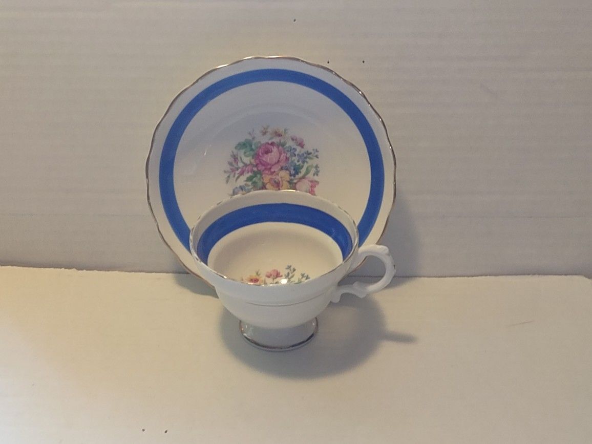Nice Vintage Rosina Bone China Cup & Saucer