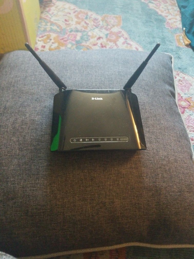 DLink Wifi Router. Perfect For Netflix/Streaming & Gaming