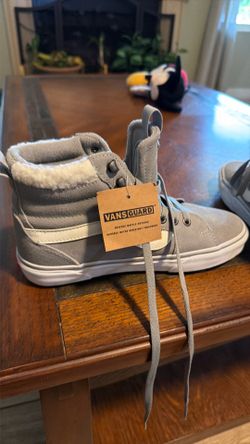 Vans  /women. 6.0