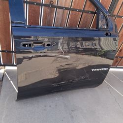 2021 2025.  Chevy Tahoe rh front door