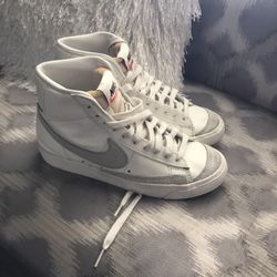 Nike Size 7 Women 