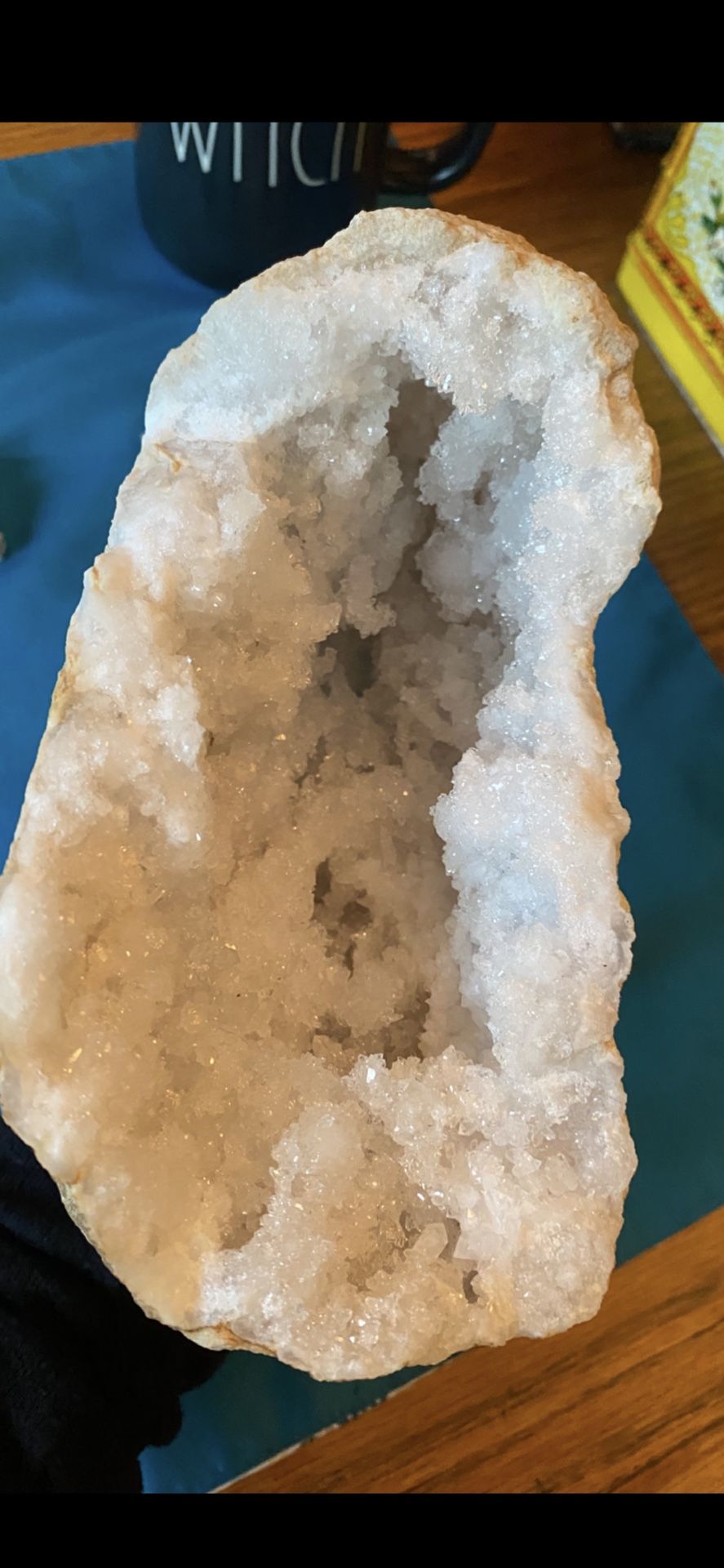 Quartz geode