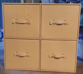 Everglades white 4 square drawer