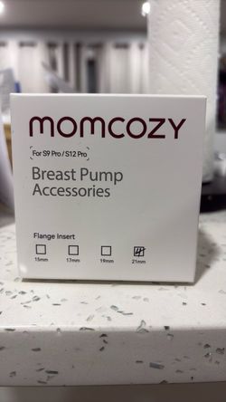 Flange insert for breast pump