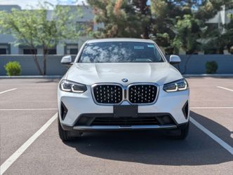 2022 BMW X4 xDrive30i AWD — Panoramic Sunroof