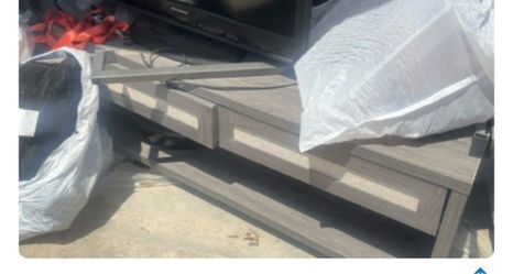 Free       IKEA style coffee table with two drawers