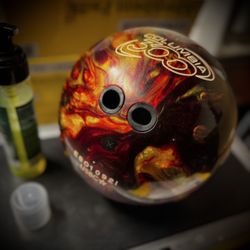 Columbia 300 White Dot Bowling Ball 12lbs