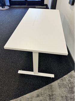 Folding tables