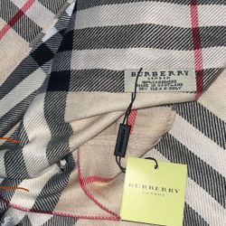 Burberry scarf 