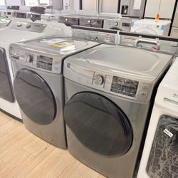 New Kenmore 4.5 cu.ft Front-Load Washer and Front-Load 8.0 cu.ft Gas Dryer Set. 