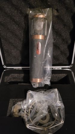 Orpheum Studio Condenser Microphone – Silver/Gold – Brand New