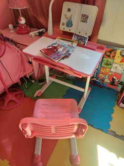 Kids desk
