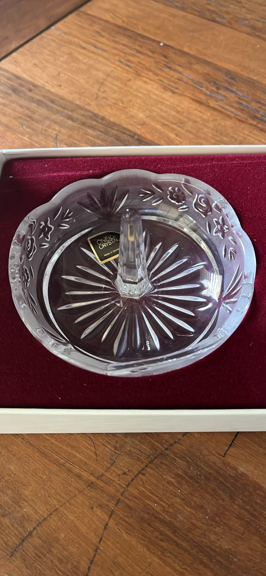 Oneida Crystal Southern Garden Ring Holder & Jewelry Pouch in Original Box
