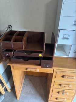 Desk organizer