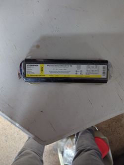New Sylvania Ballast 120v  .74 amps