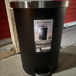 14.5 Gallon Step can