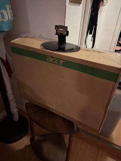 Acer Monitor in Box with Stand