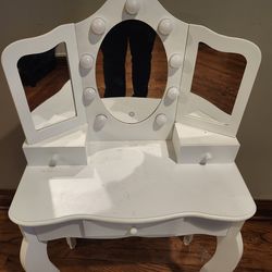 Little Girls Vanity