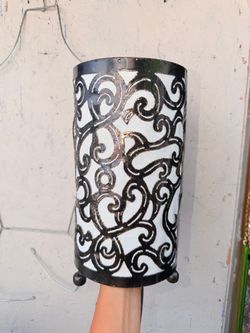 Decorative Metal Scrollwork Cylinder Lamp