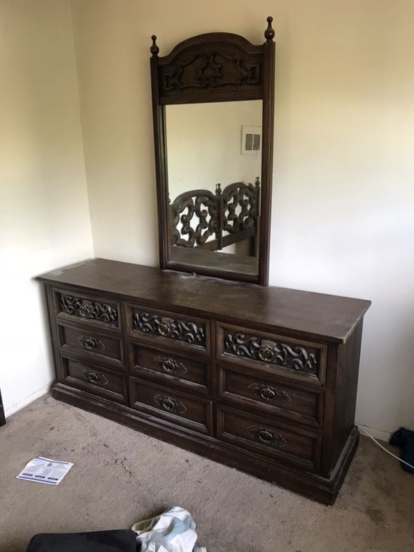 KROEHLER FURNITURE BEDROOM SET MADE IN CANADA LIMITED EDITION