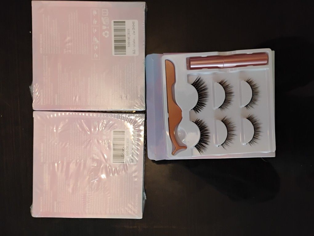 3 Sets Of Magnetic Lashes Look 3 Cases