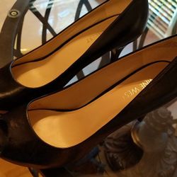 9 west hills size 6 and 1/2.  NEW