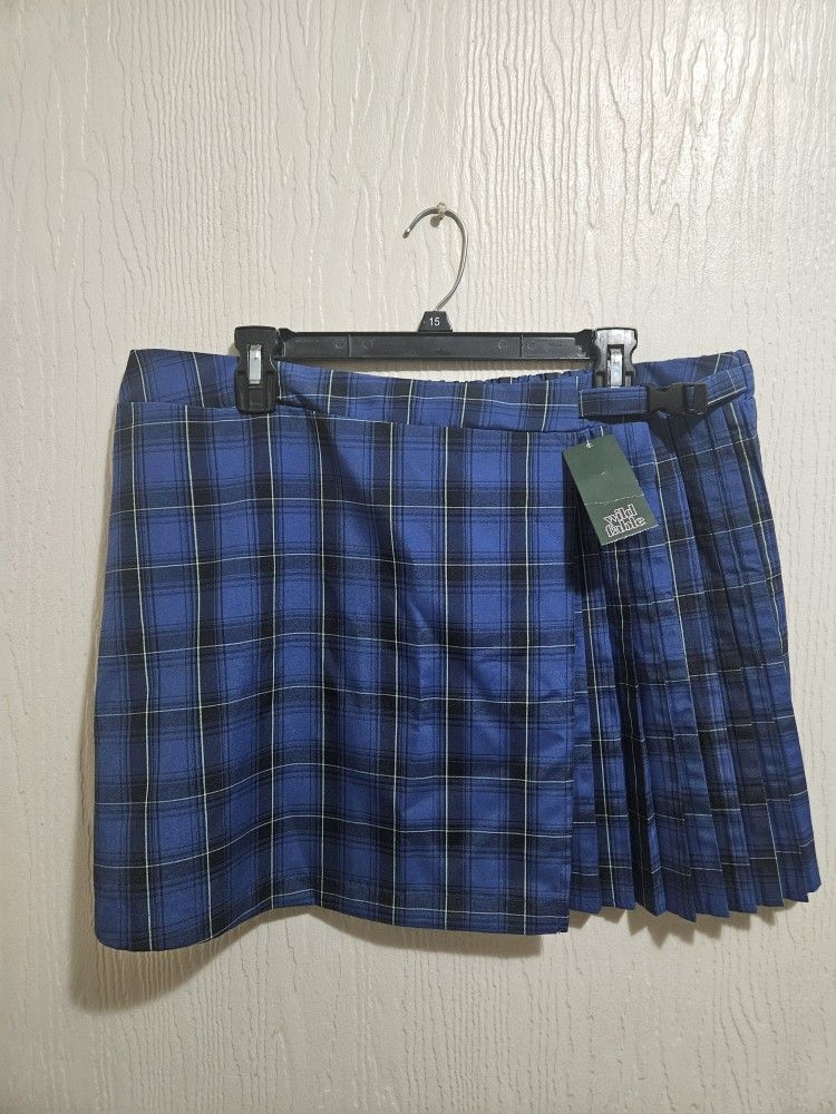 Wild Fable Plaid Pleated Mini Skirt New With Tags
Size Juniors XXL, From Target