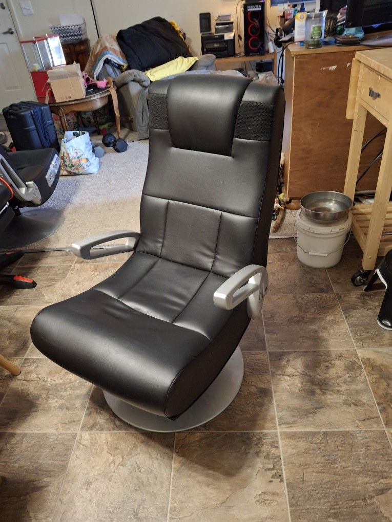 X rocker Gaming Chair With Speakers 